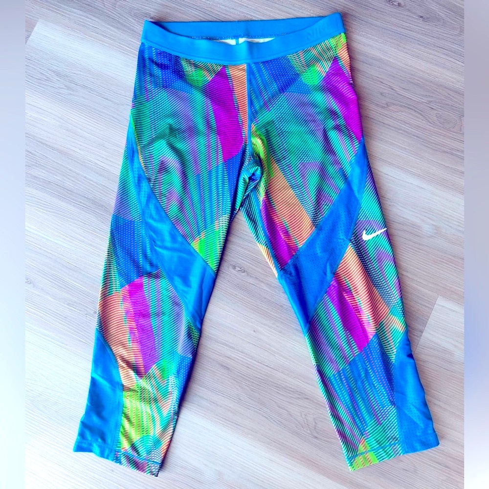 Nike Pro Leggings-Capri Colorful Abstract Print XL Like New Workout Gym Bold